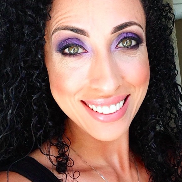 Meet your Posher, Twila - Picture 1 of 1